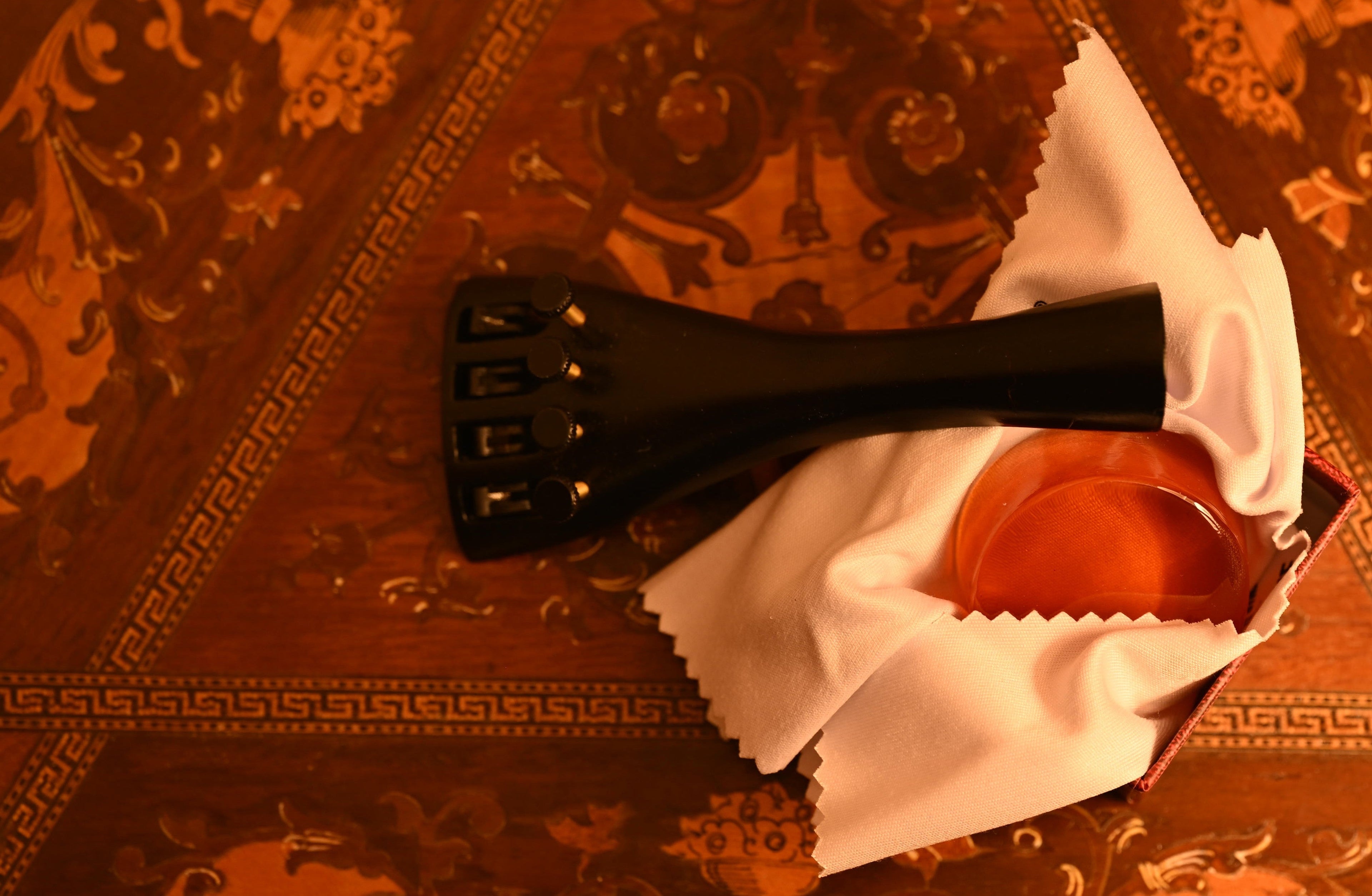 Accessoires pour instruments à cordes frottées