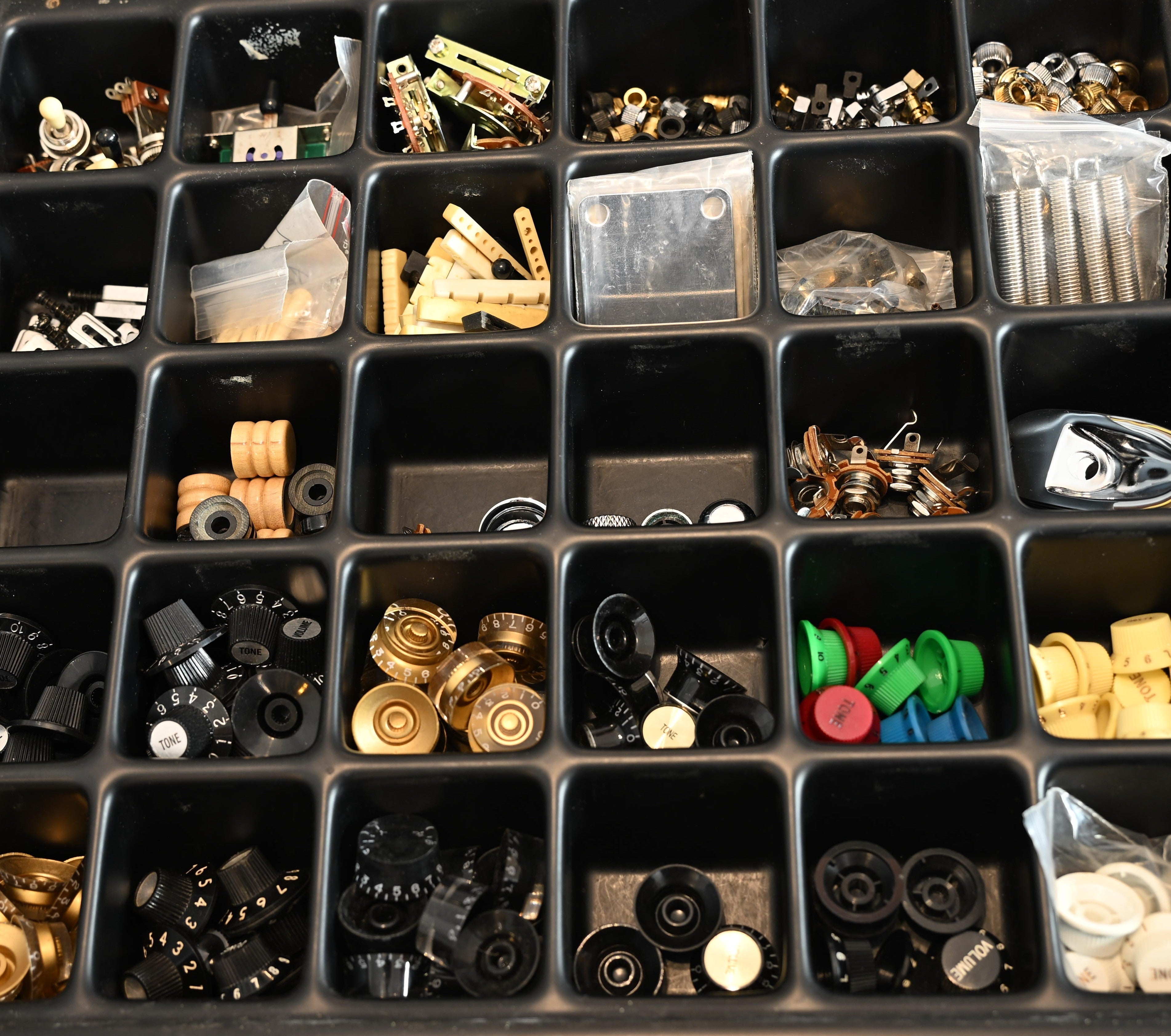 Pièces détachées pour guitares et basses