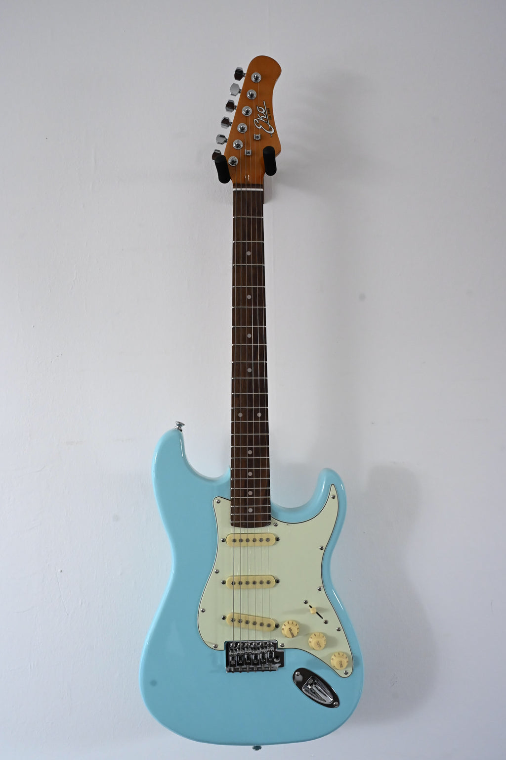 Guitare EKO ST300