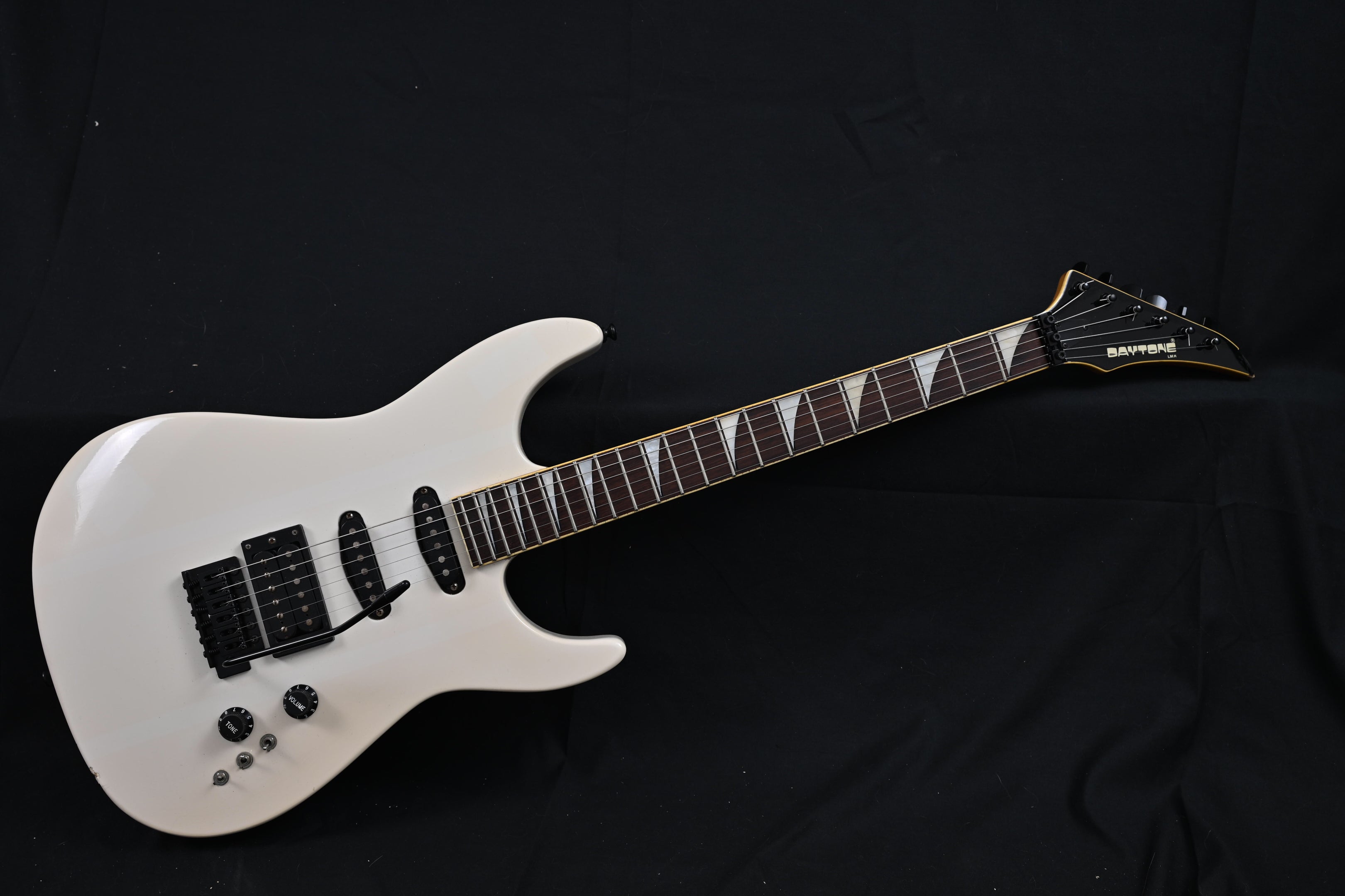 Daytone Superstrat Black & White