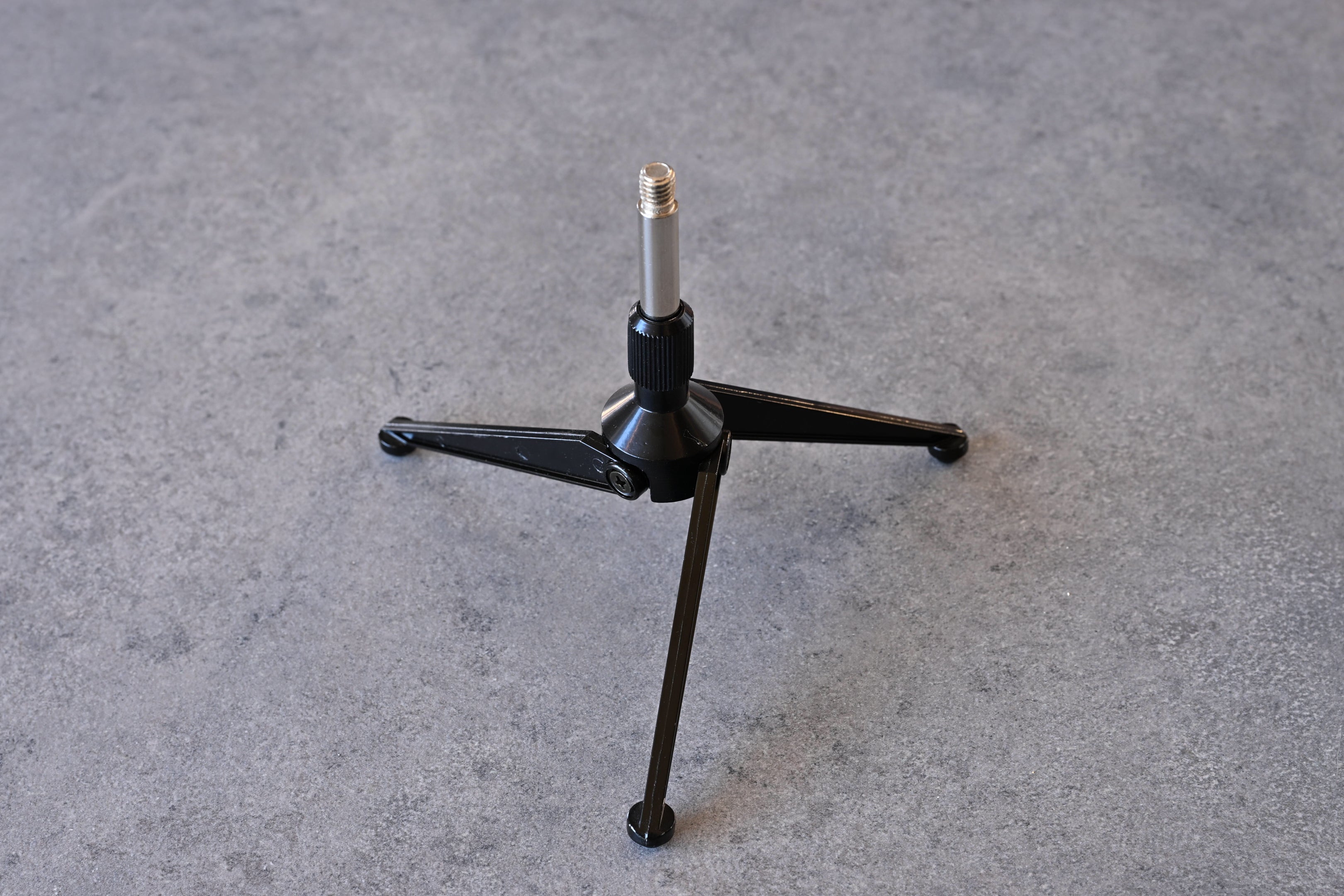 Pied de micro de table