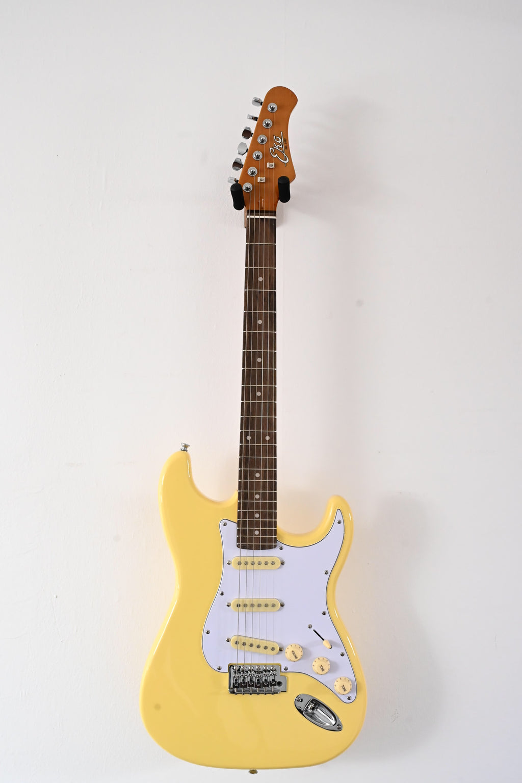 Guitare EKO ST300