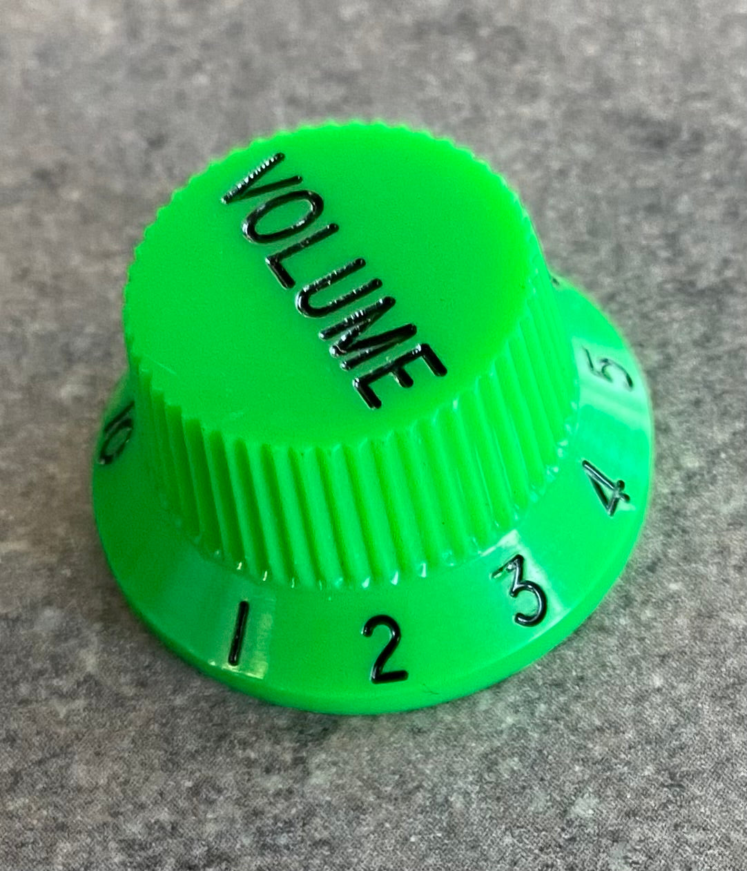 Bouton de potentiomètre type ST vert "volume"