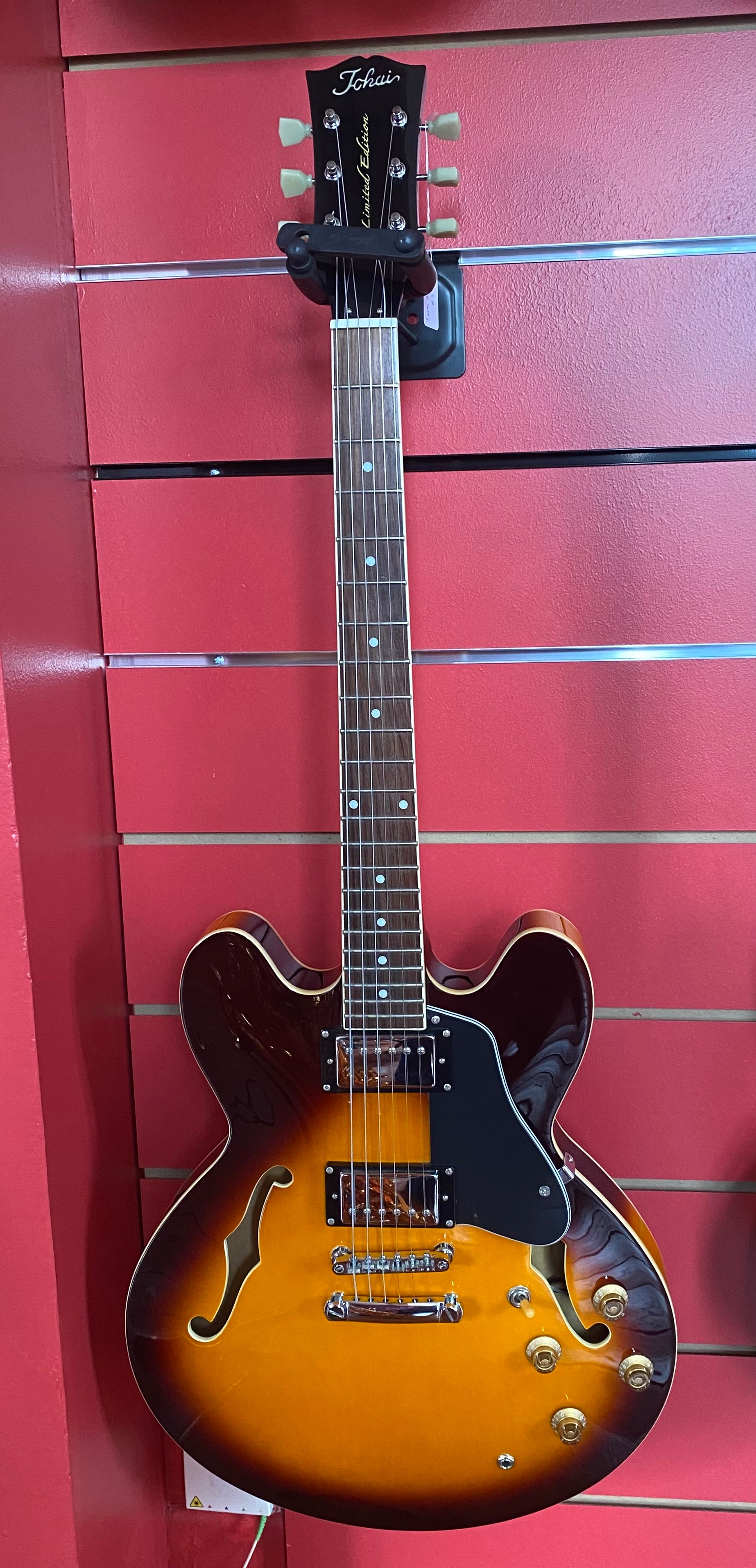 Tokai ES-70