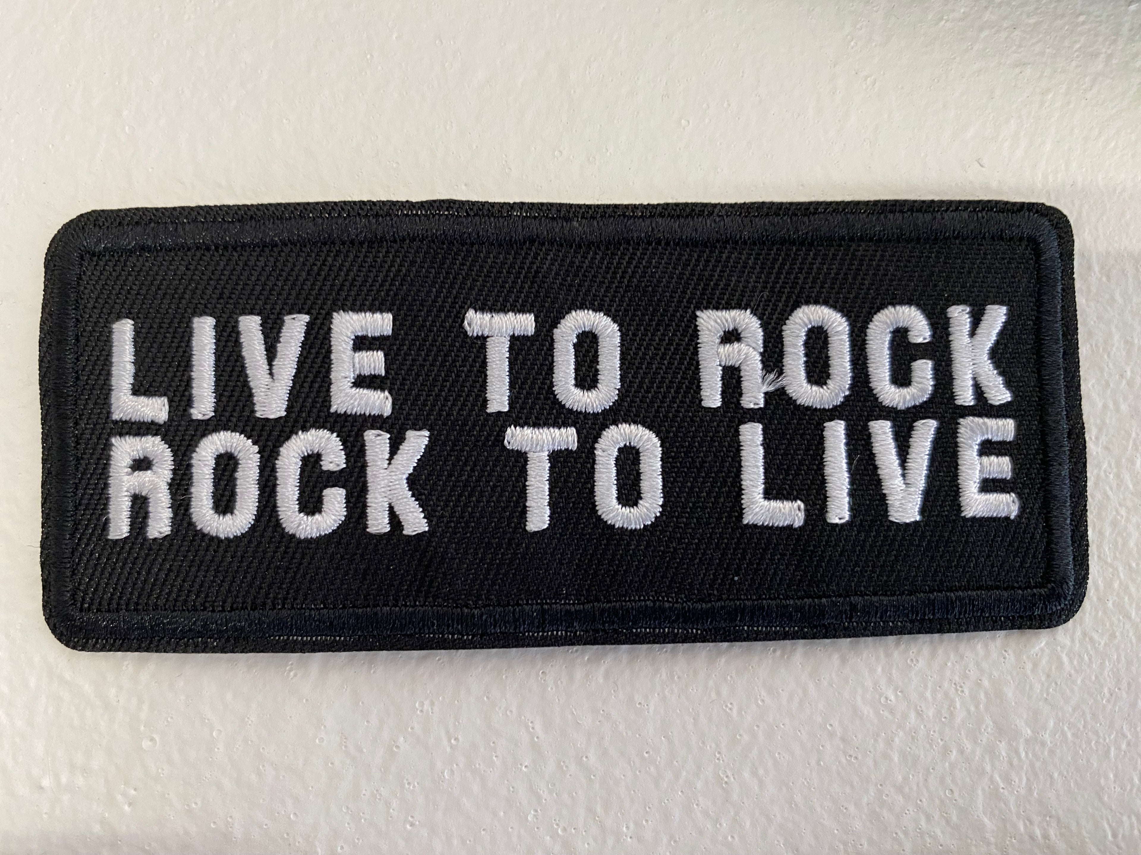 Ecusson "live to rock"